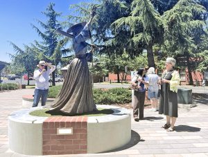 BR,unveiled,side,john,helen.sm